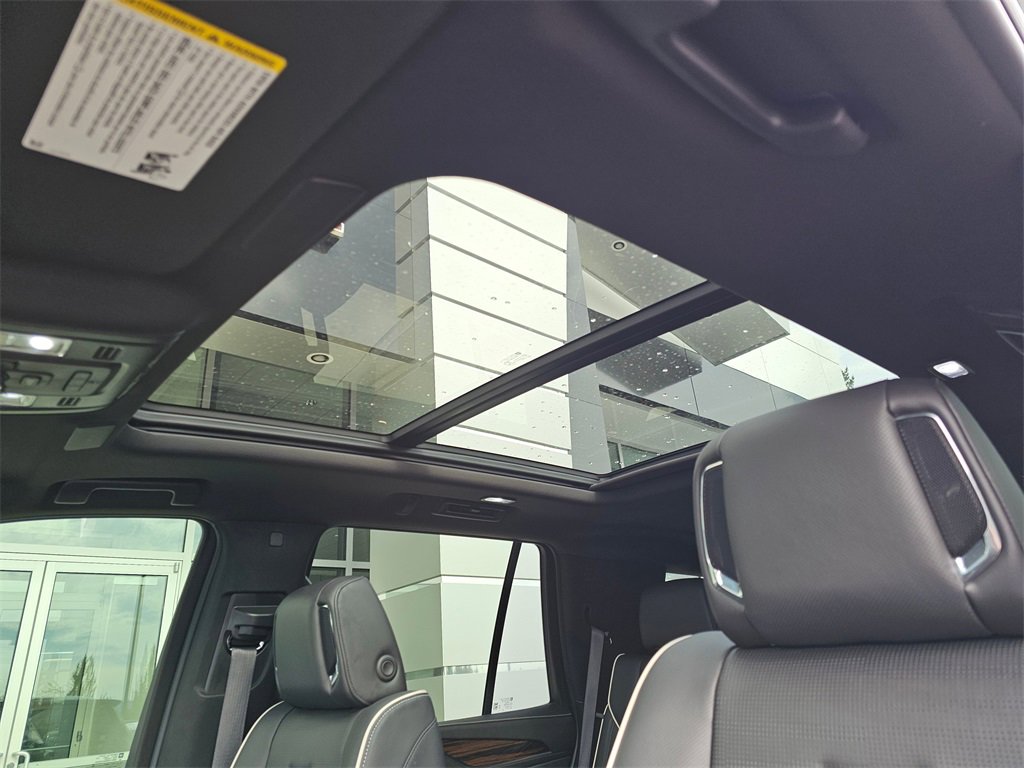 Used 2023 Cadillac Escalade Premium Luxury image 25
