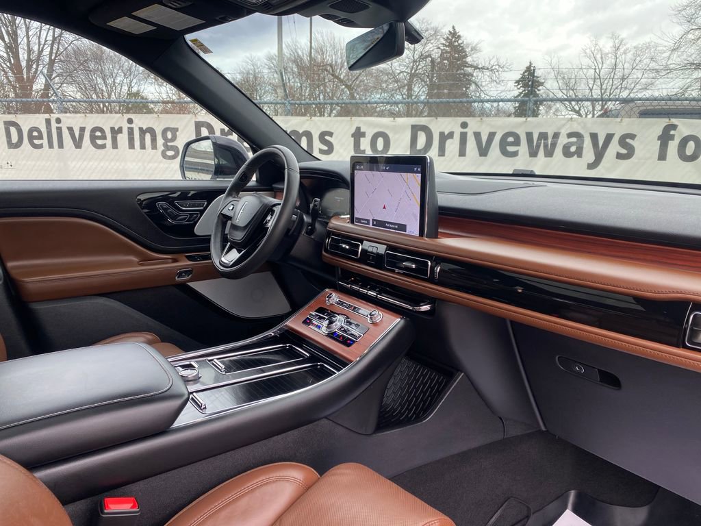 Used 2024 Lincoln Aviator Reserve w/ Equipment Group 201A image 18