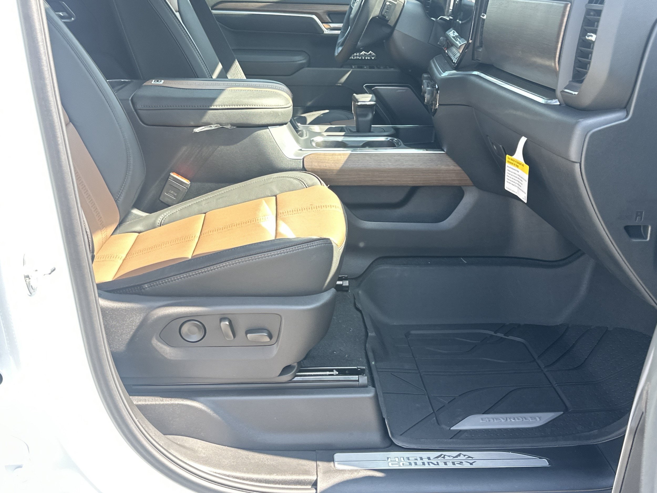 New 2026 Chevrolet Silverado 1500 High Country w/ High Country Premium Package AWD/4WD image 13