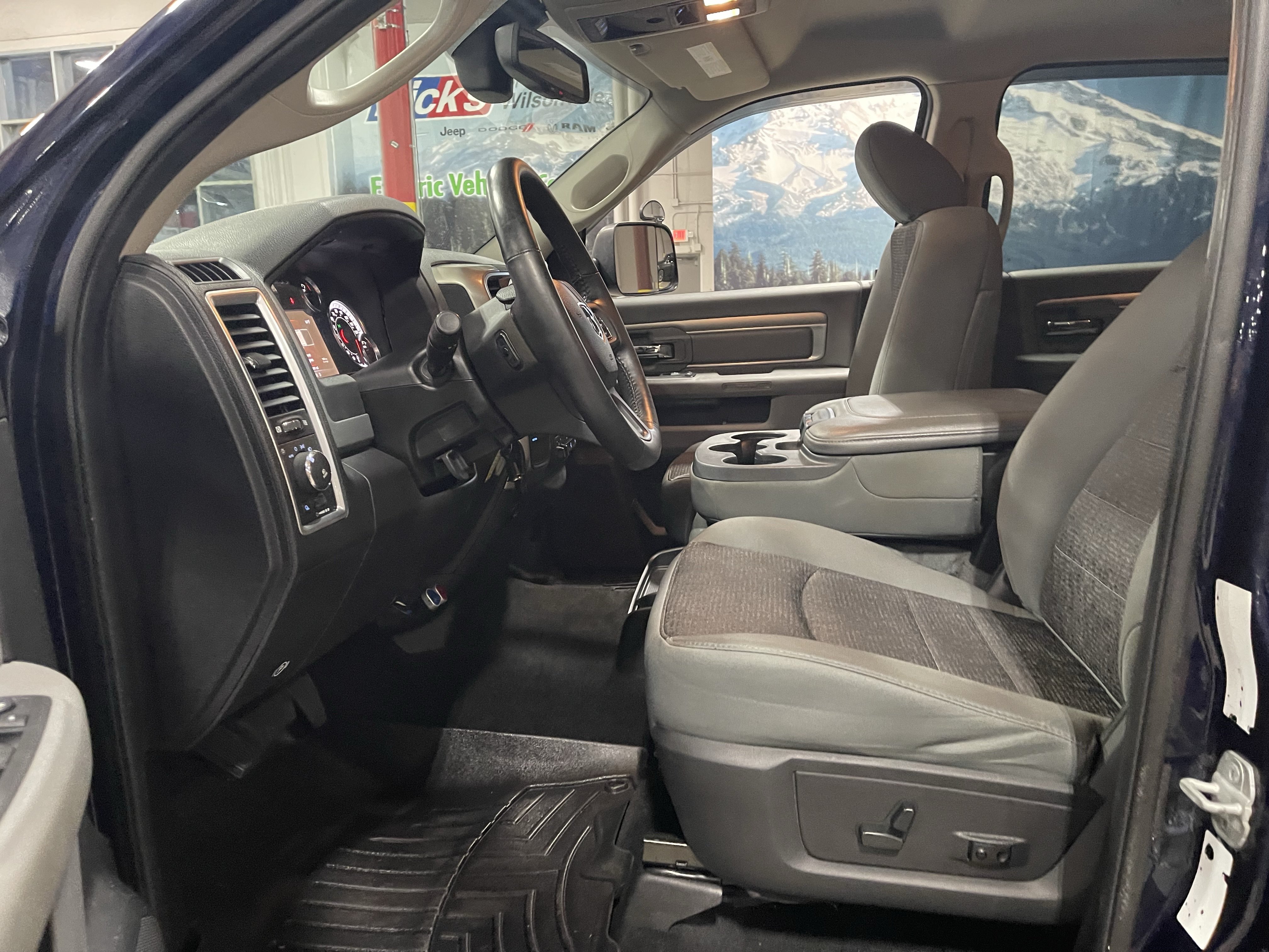 Used 2013 RAM 3500 Big Horn AWD/4WD image 12