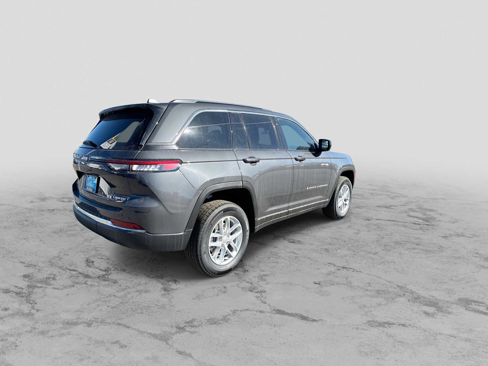 New 2025 Jeep Grand Cherokee Laredo X image 8