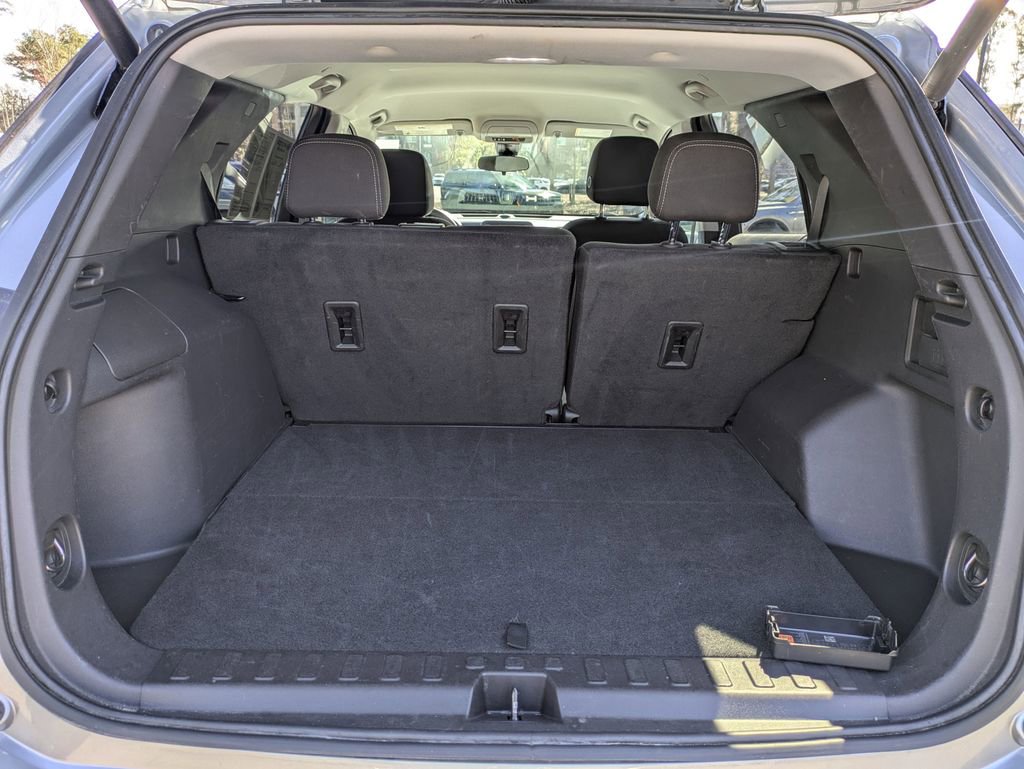 Used 2024 Chevrolet Equinox LT FWD image 12