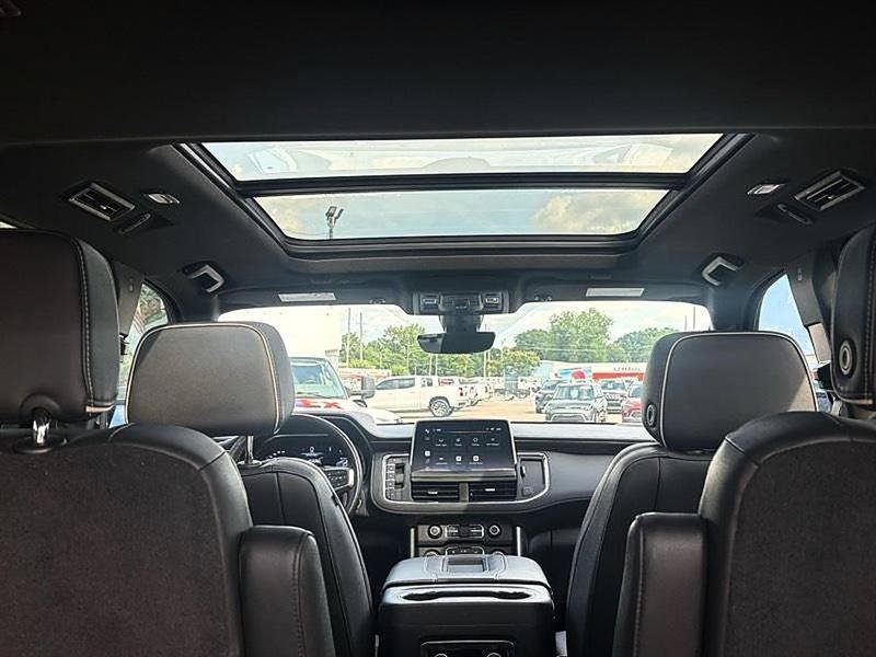 Used 2022 Chevrolet Tahoe Premier w/ Premium Package 2 RWD image 44
