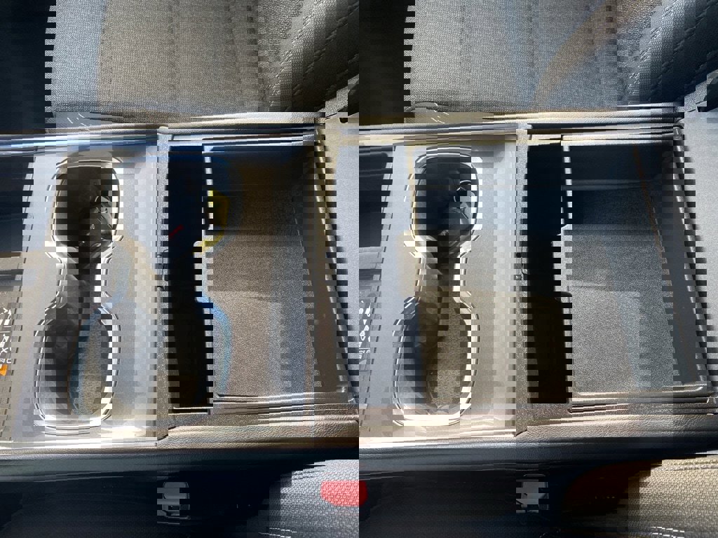 Used 2025 GMC Acadia Elevation image 37