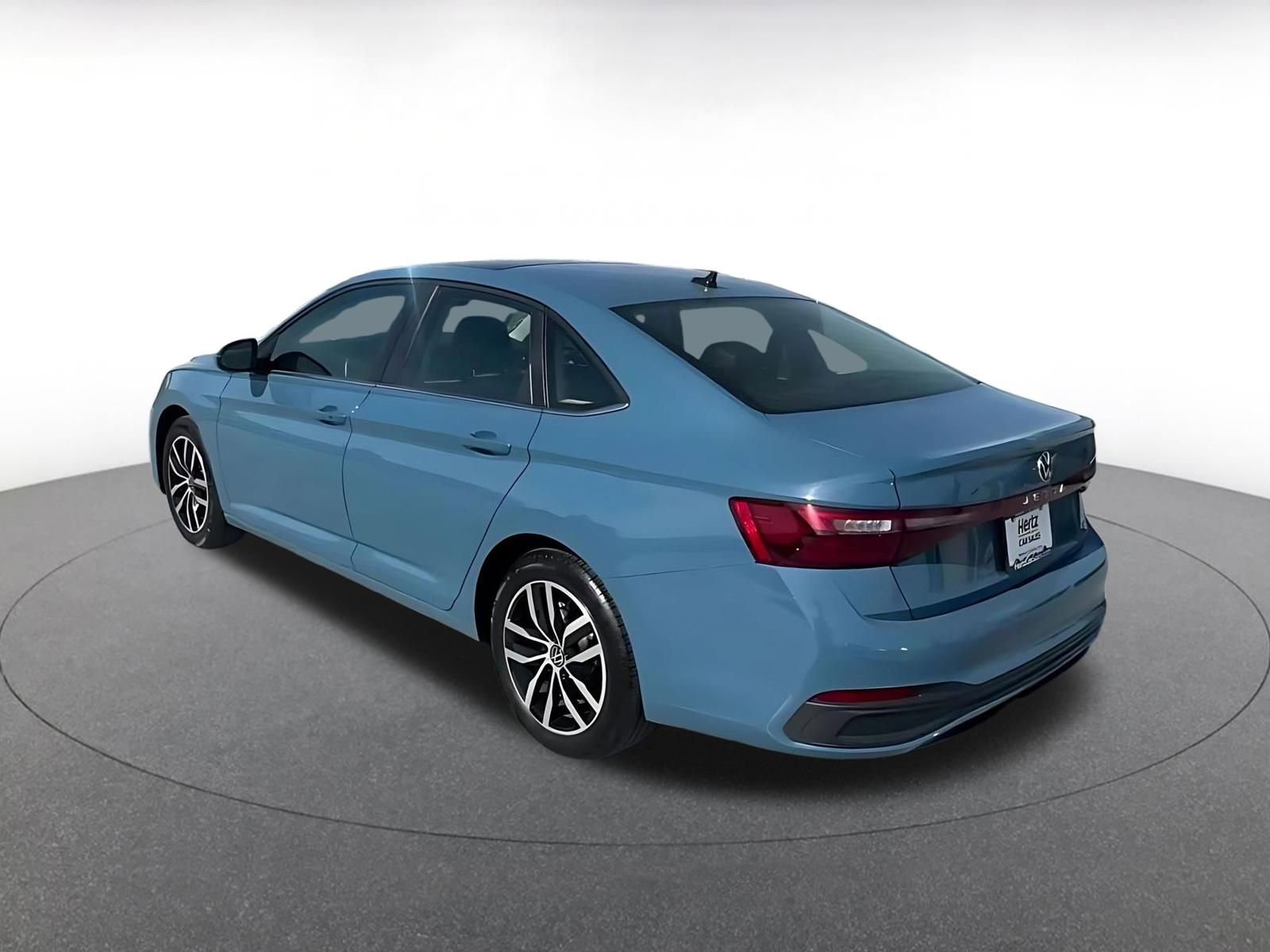 Used 2025 Volkswagen Jetta SE image 8