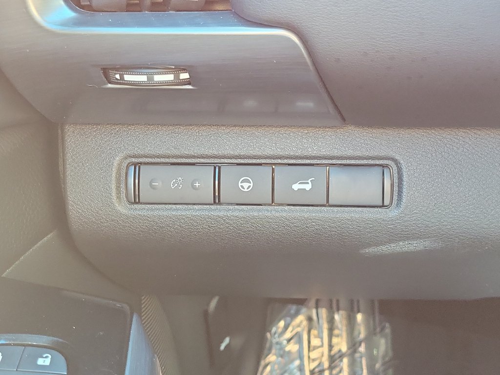 Used 2026 Nissan Pathfinder SL w/ SL Premium Package FWD image 29