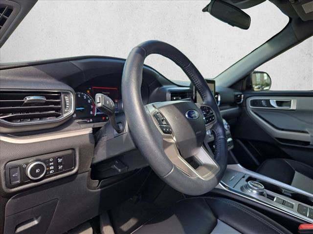 Used 2023 Ford Explorer XLT w/ Equipment Group 202A RWD image 6