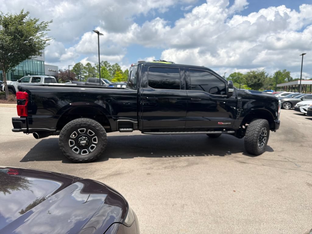 Used 2023 Ford F250 Lariat w/ Lariat Ultimate Package AWD/4WD image 2