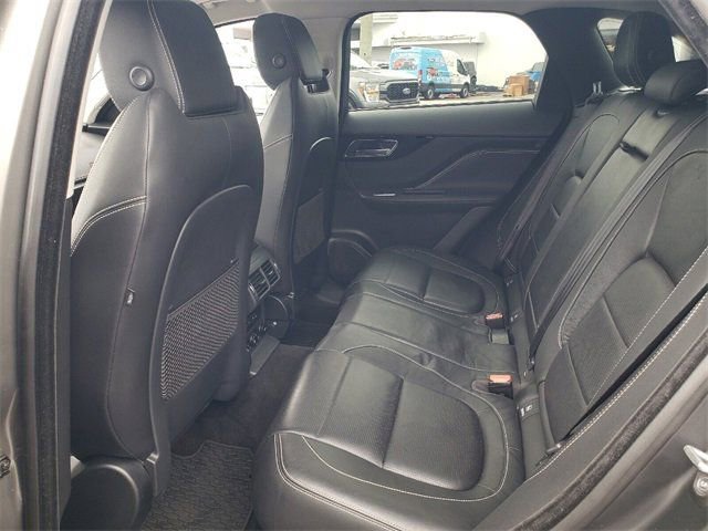 Used 2018 Jaguar F-PACE R-Sport image 4