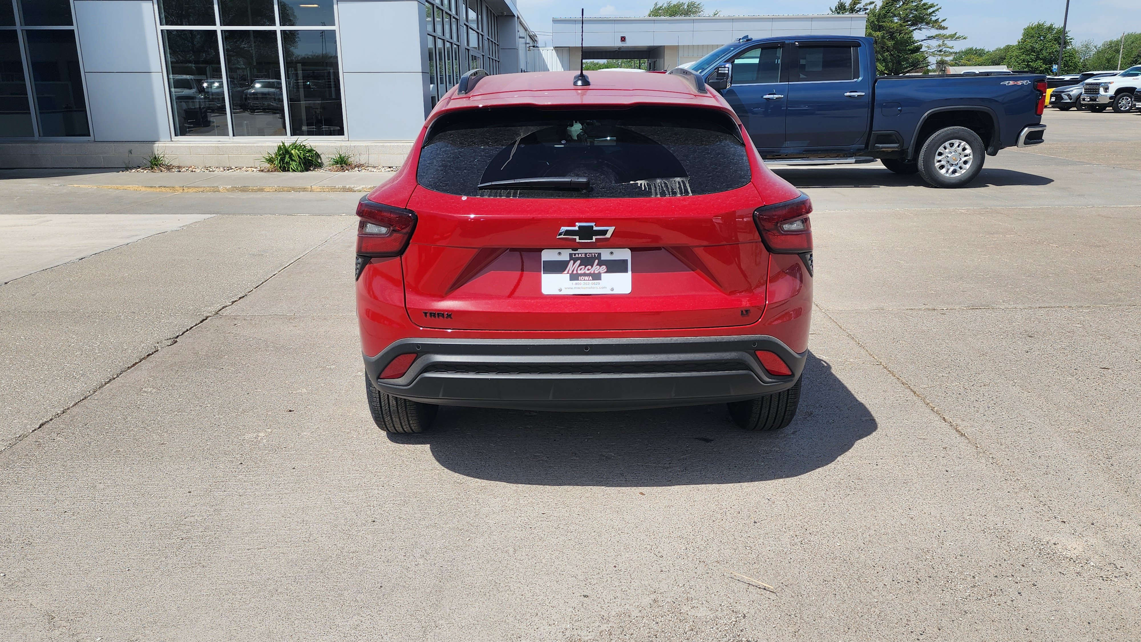 New 2026 Chevrolet Trax LT w/ Sunroof Package FWD image 6