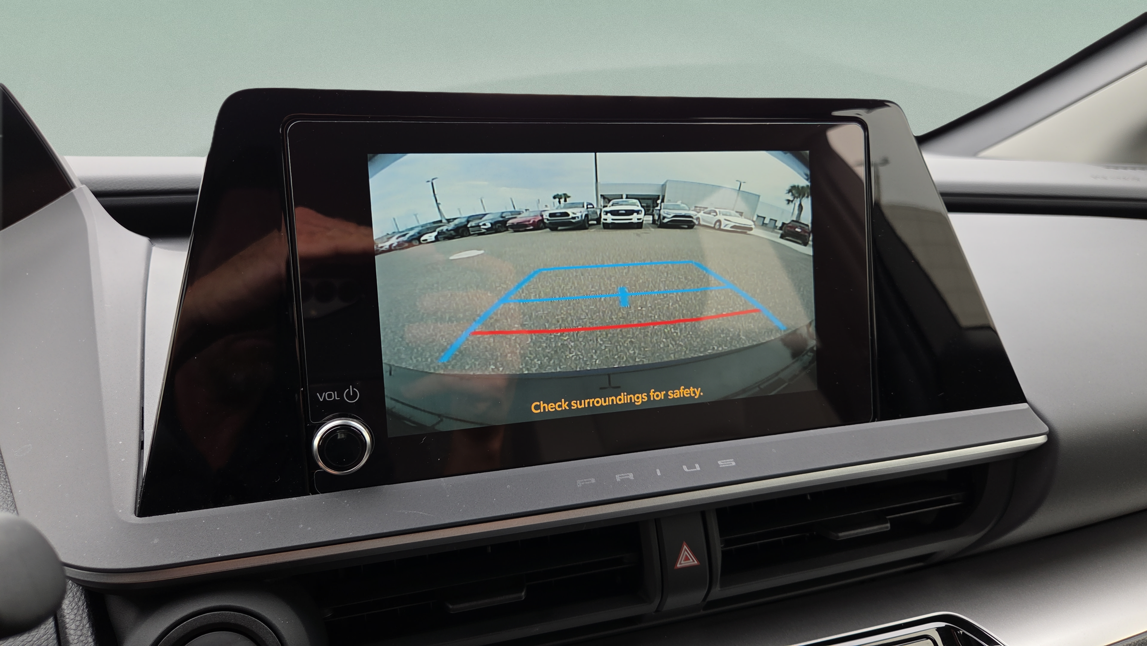 Certified 2025 Toyota Prius LE FWD image 21