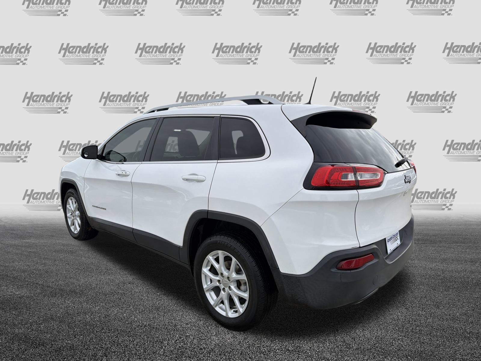 Used 2018 Jeep Cherokee Latitude Plus image 8