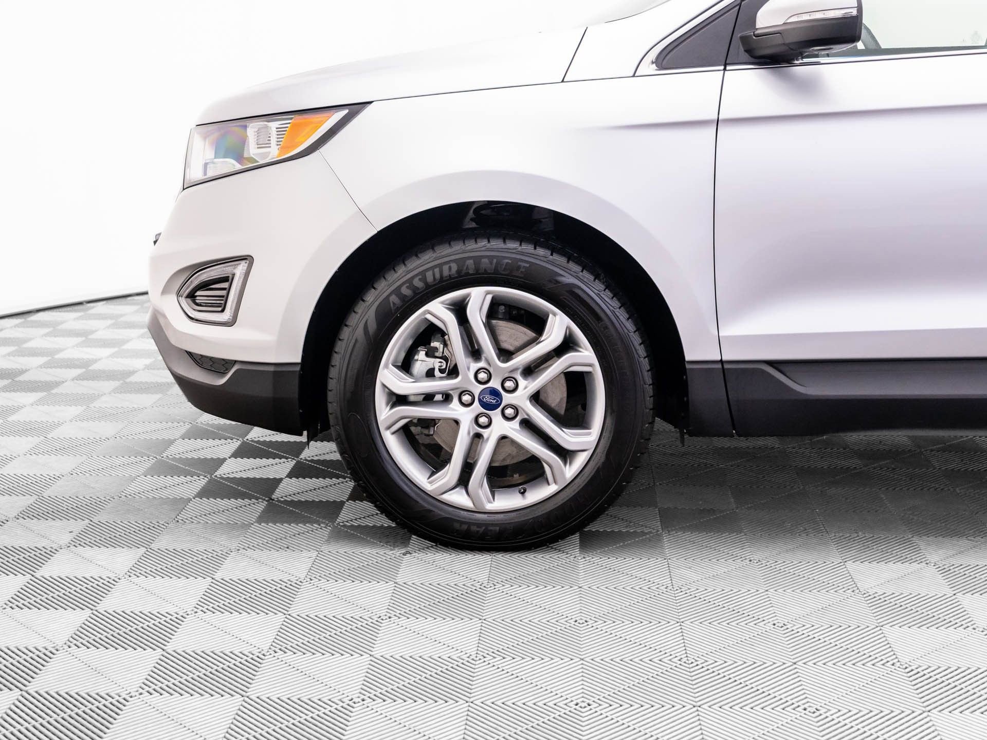 Used 2017 Ford Edge Titanium w/ Equipment Group 301A AWD/4WD image 35