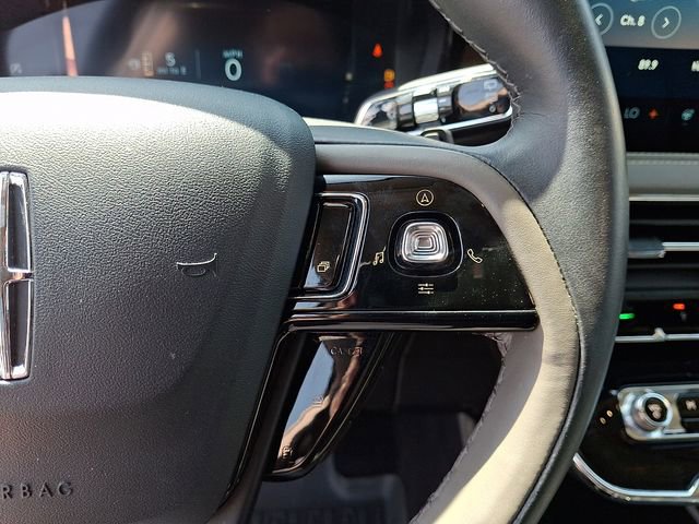 Certified 2025 Lincoln Corsair Reserve w/ Jet Appearance Package AWD/4WD image 22