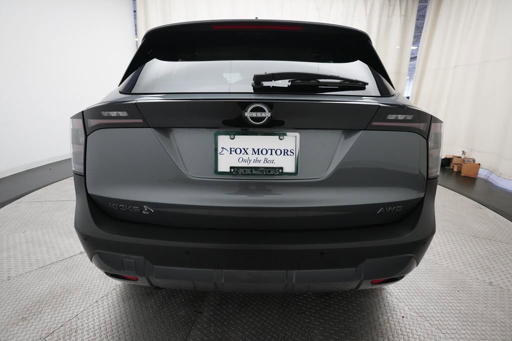 Certified 2025 Nissan Kicks SV image 25