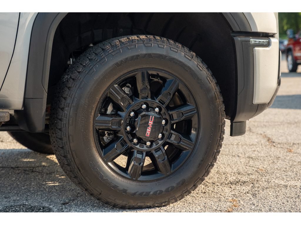 Used 2026 GMC Sierra 2500 AT4 w/ AT4 Premium Plus Package AWD/4WD image 10