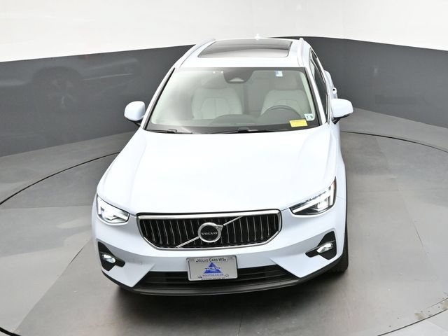 Used 2025 Volvo XC40 B5 Plus AWD/4WD image 19