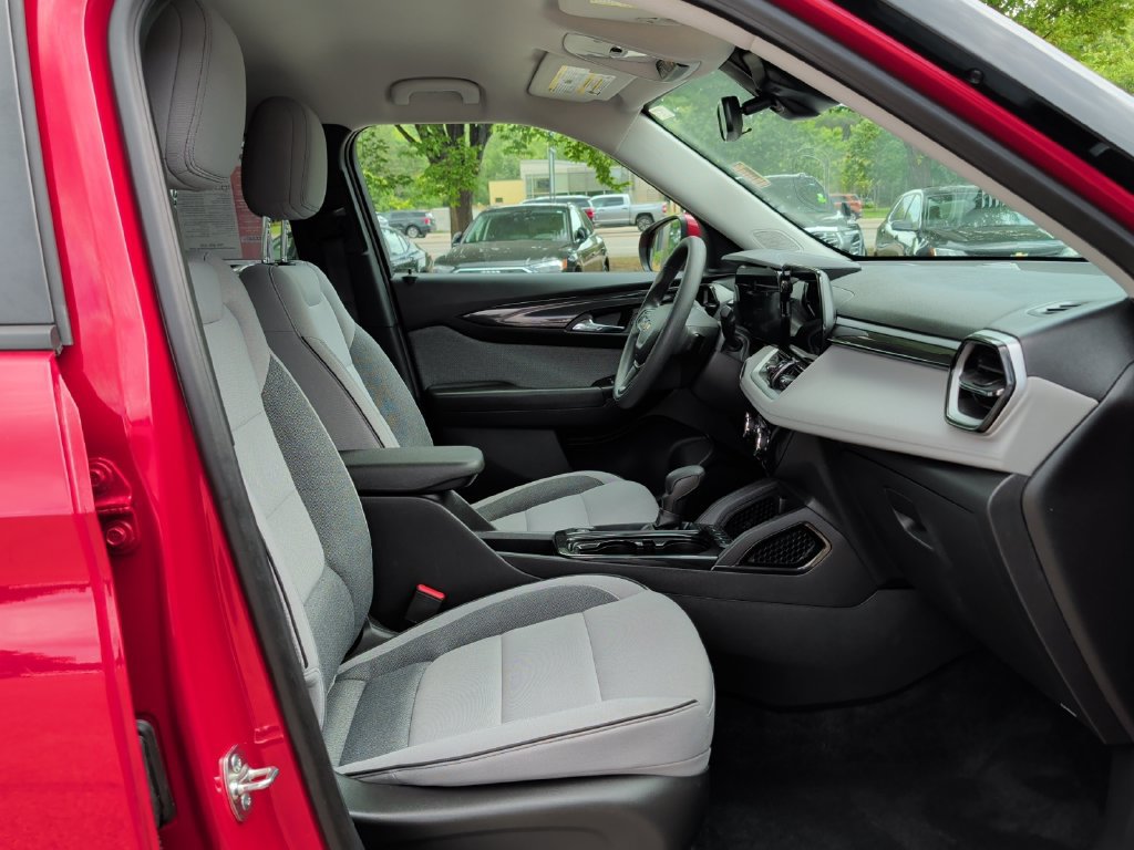 Used 2026 Chevrolet TrailBlazer LT AWD/4WD image 37
