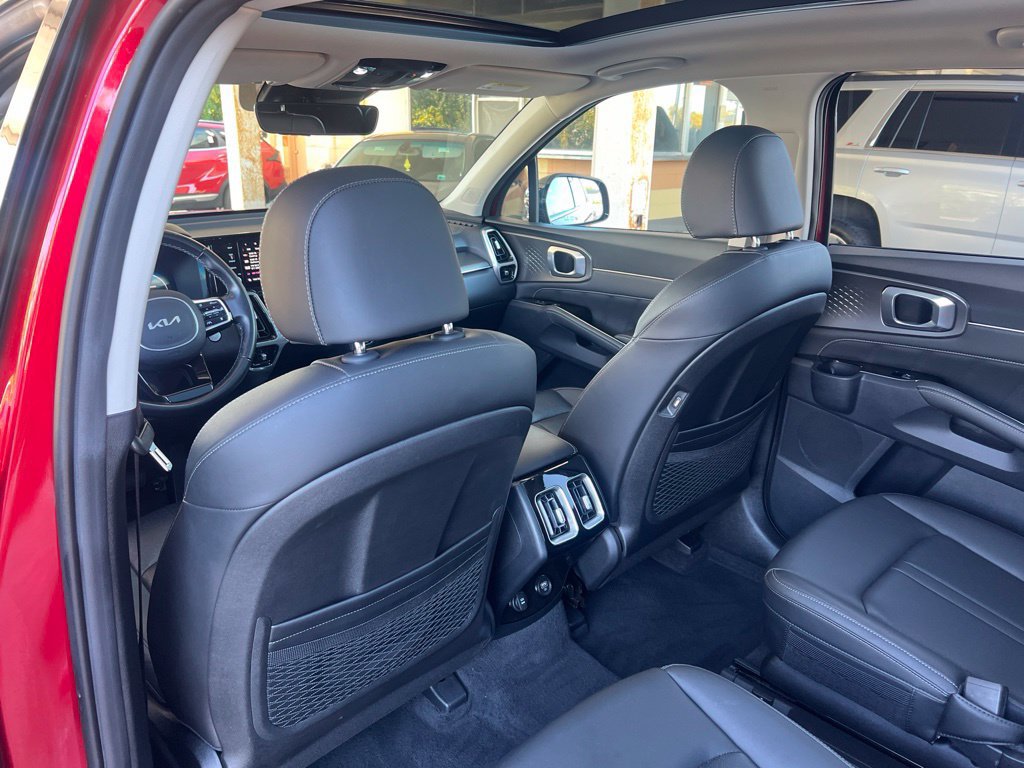 Used 2023 Kia Sorento SX AWD/4WD image 10