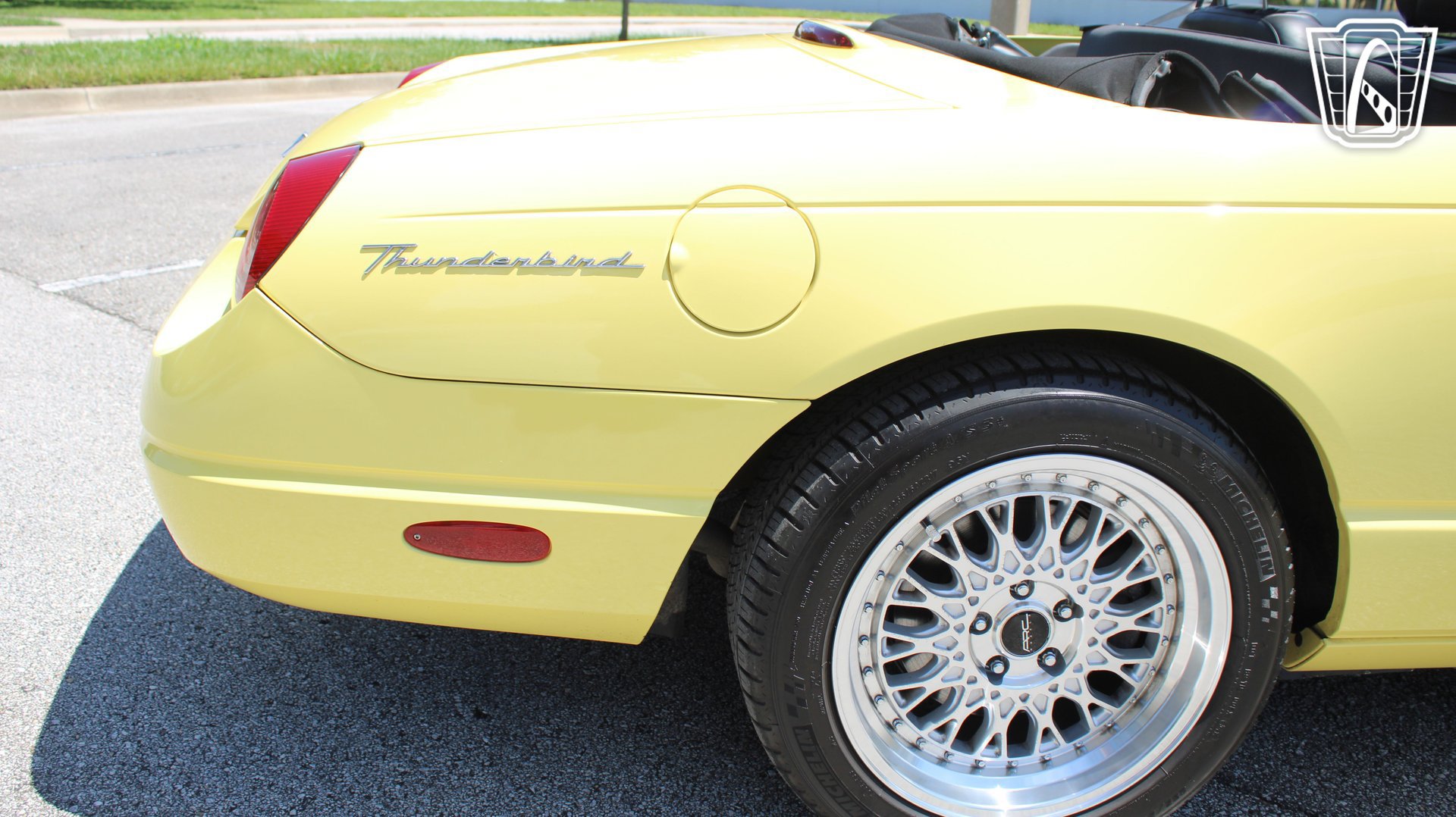 Used 2002 Ford Thunderbird RWD image 33