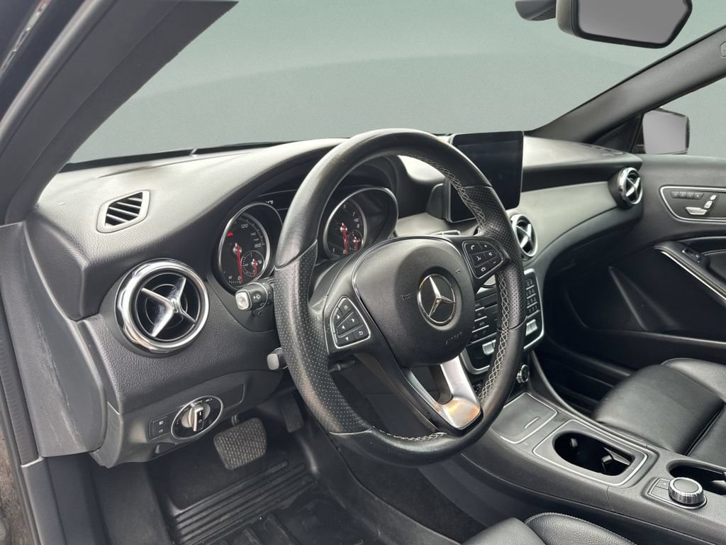Used 2018 Mercedes-Benz GLA 250 image 19