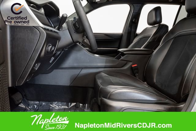 Used 2025 Jeep Grand Cherokee Altitude image 9