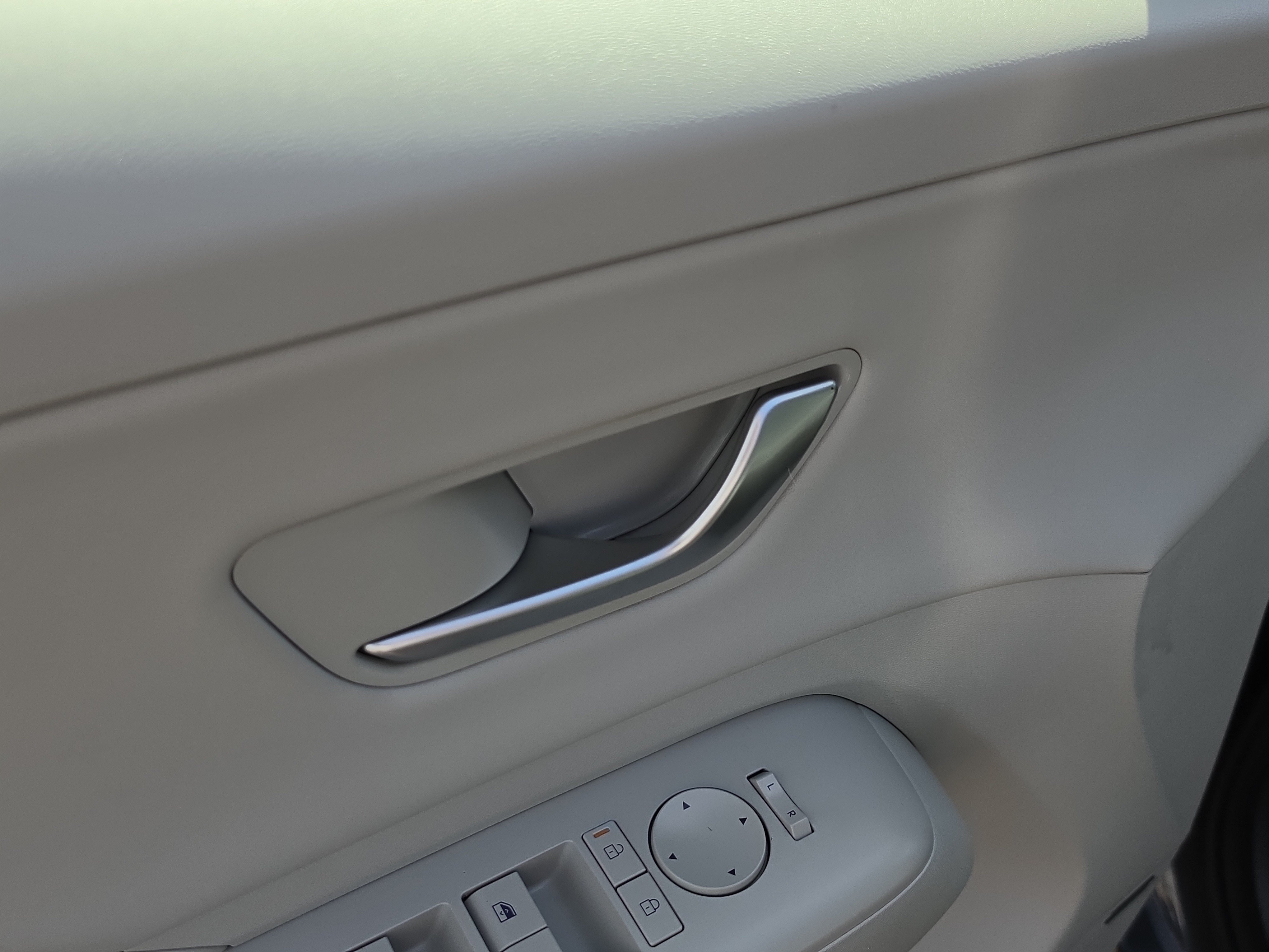 Used 2024 Hyundai Kona Limited AWD/4WD image 19