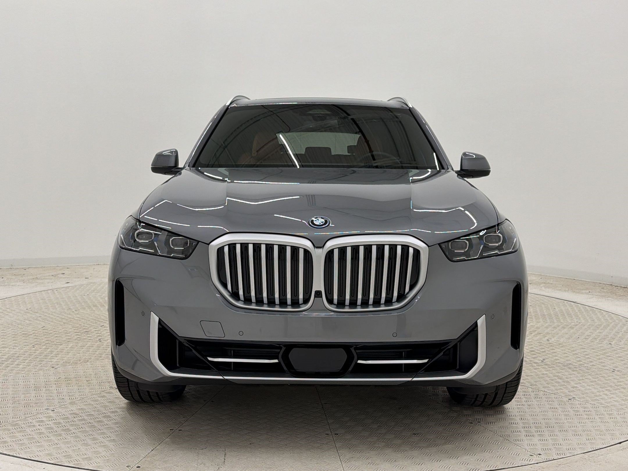 New 2026 BMW X5 xDrive50e w/ Premium Package AWD/4WD image 6