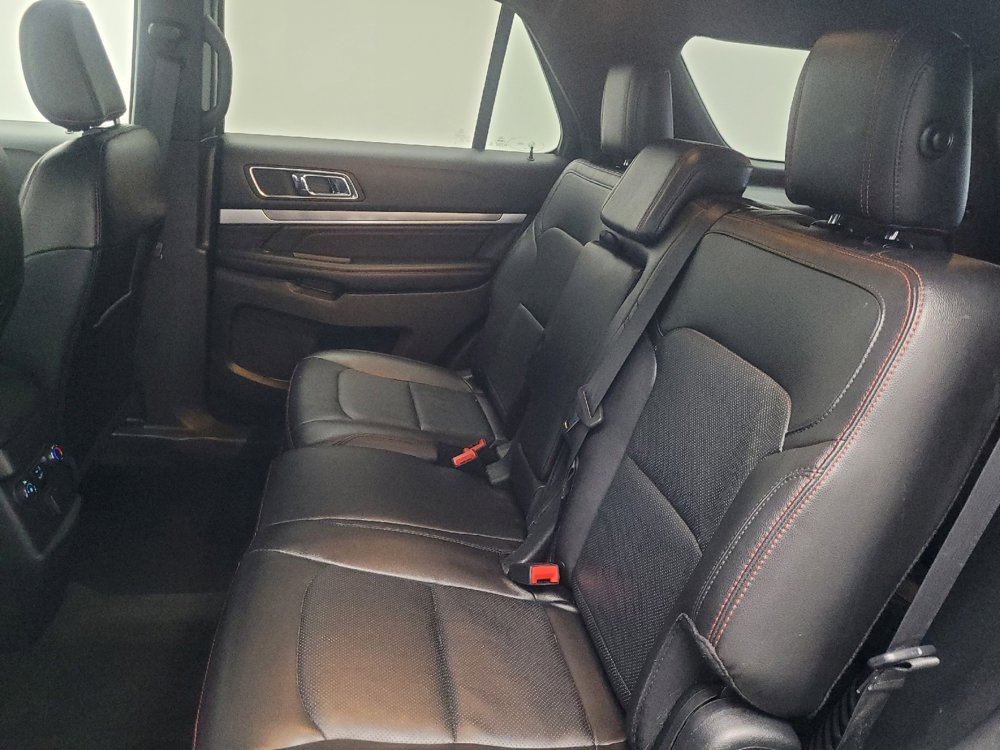Used 2018 Ford Explorer Sport image 18