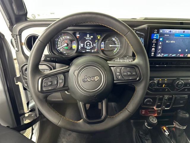 Used 2024 Jeep Wrangler Unlimited AWD/4WD image 14