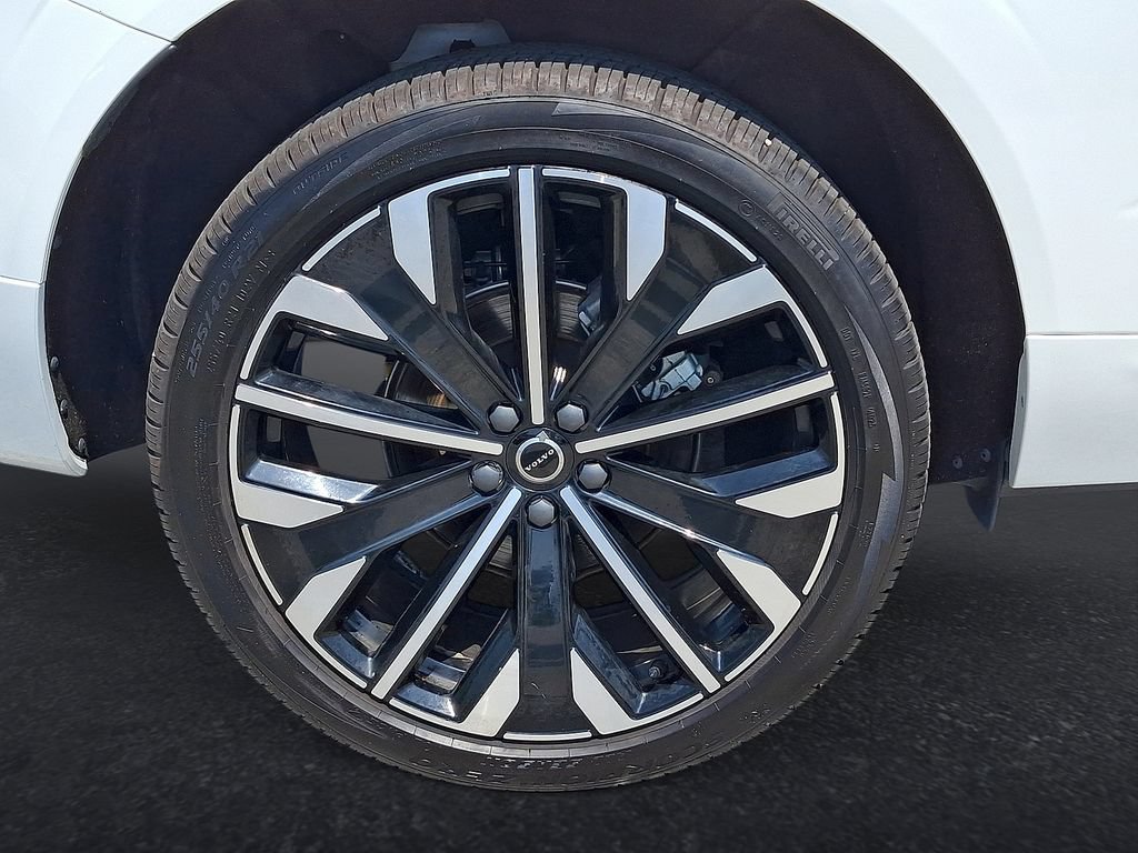 Certified 2026 Volvo XC60 B5 Ultra AWD/4WD image 33