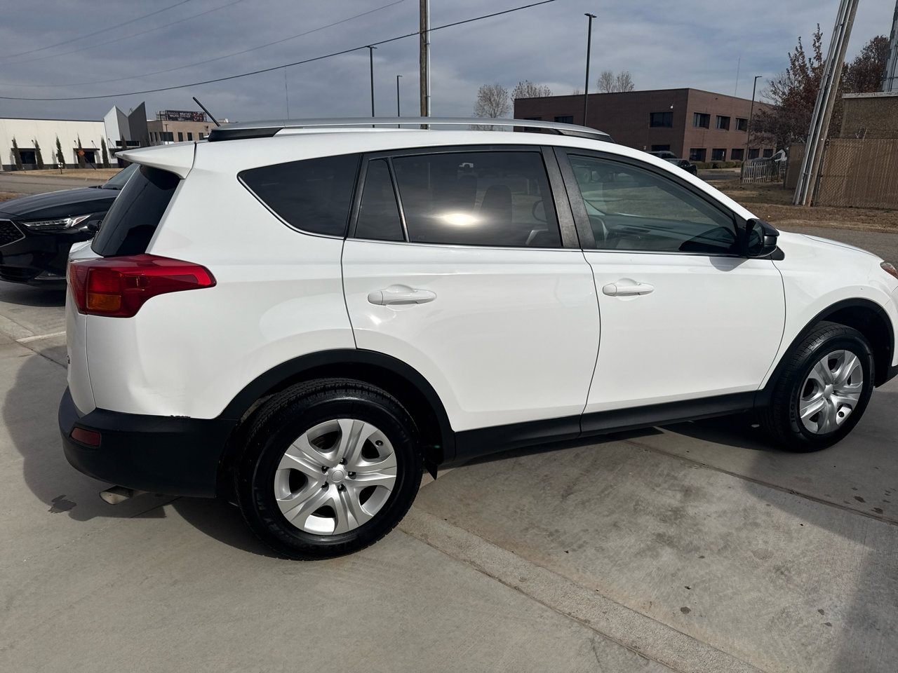 Used 2014 Toyota RAV4 LE image 8