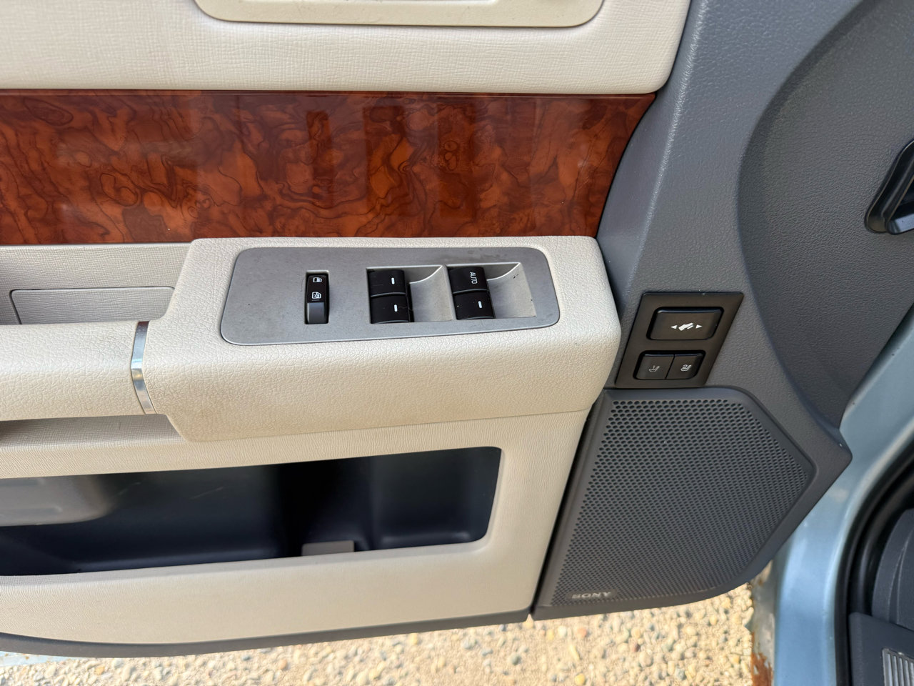 Used 2009 Ford Flex Limited image 16