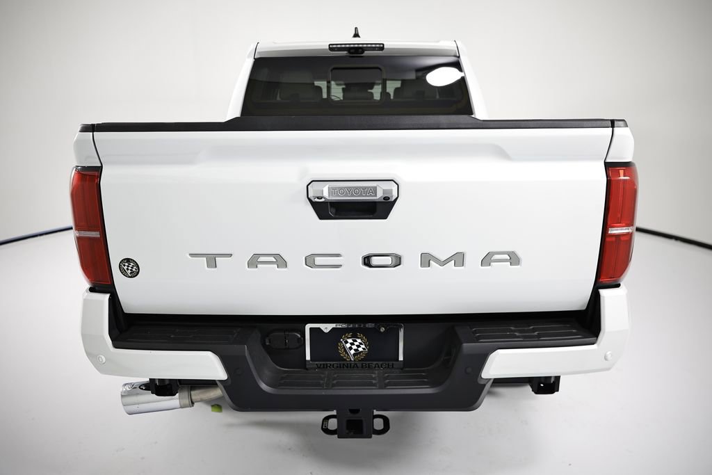 Used 2025 Toyota Tacoma Limited AWD/4WD image 4