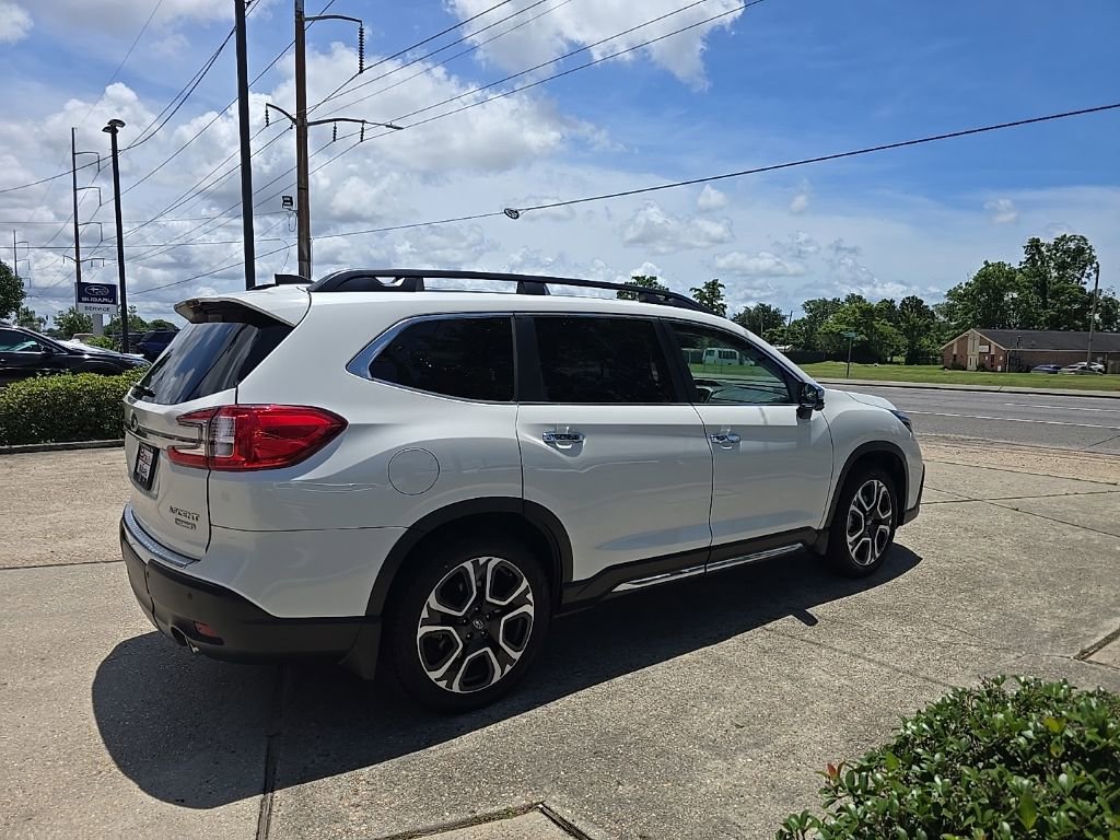 Used 2023 Subaru Ascent Touring AWD/4WD image 4