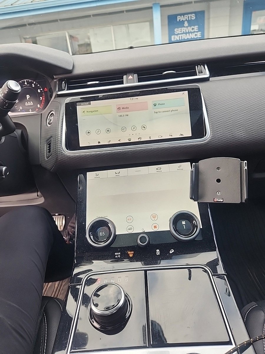 Used 2020 Land Rover Range Rover Velar R-Dynamic S image 10