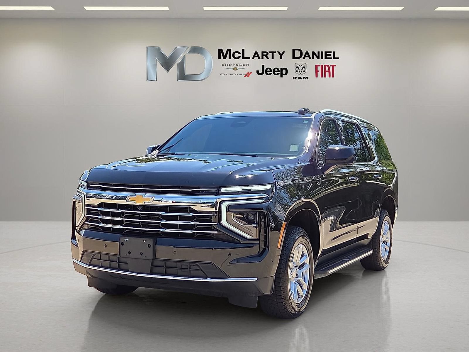 Used 2025 Chevrolet Tahoe LT AWD/4WD image 2