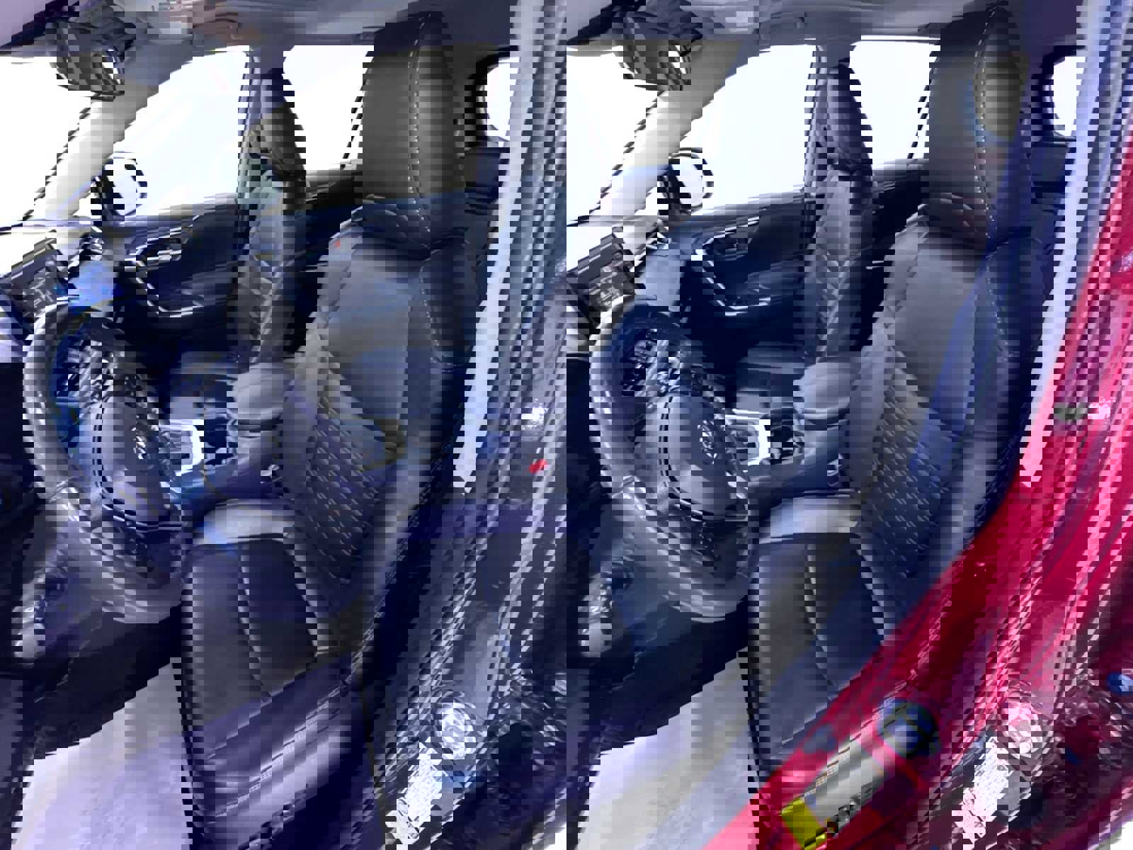 Used 2020 Toyota RAV4 XLE Premium image 6