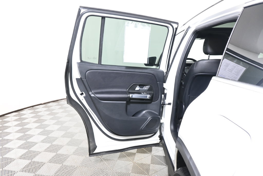 Used 2023 Mercedes-Benz GLB 250 4MATIC image 30