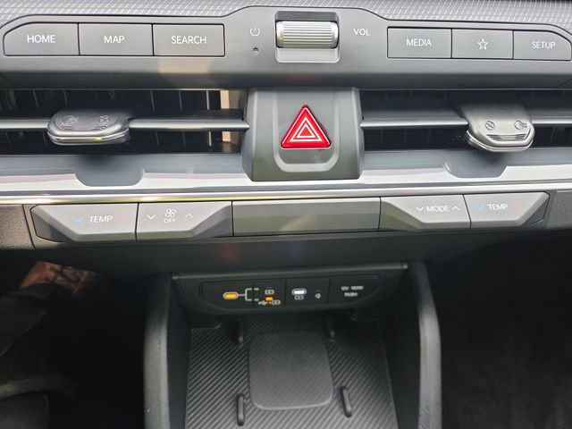 Used 2025 Kia K4 GT-Line w/ GT-Line Sunroof Package image 18