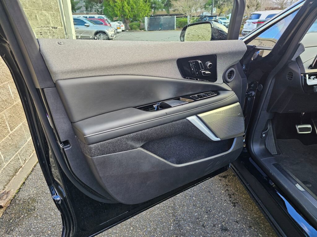 New 2026 Cadillac Optiq Luxury 1 image 25