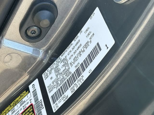 Used 2024 Toyota Tundra Limited AWD/4WD image 32