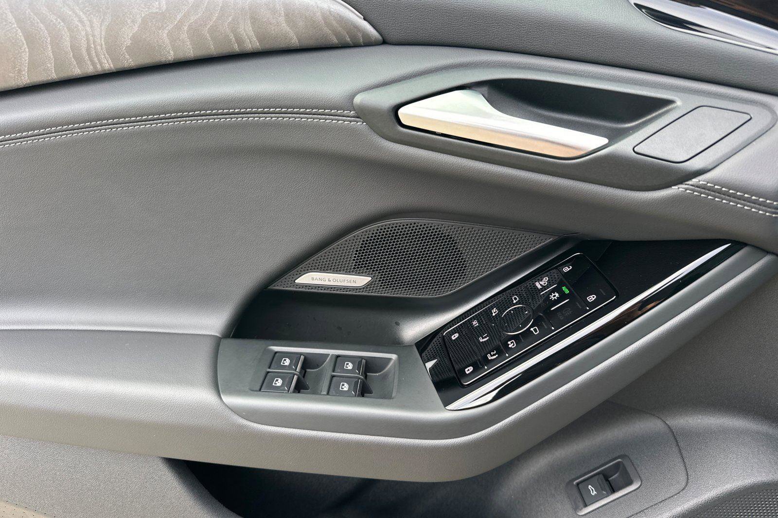 Used 2025 Audi A6 e-tron Premium Plus w/ Premium Plus image 11