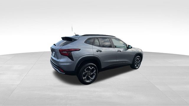 Used 2024 Chevrolet Trax LT image 32