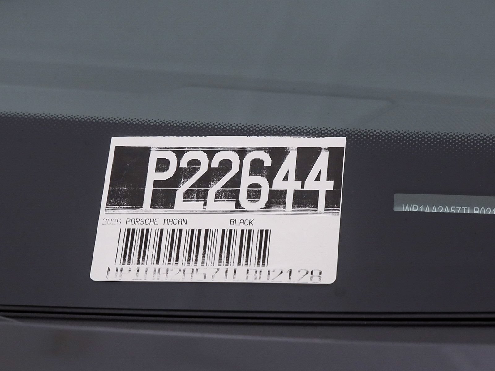 Certified 2026 Porsche Macan AWD/4WD image 32