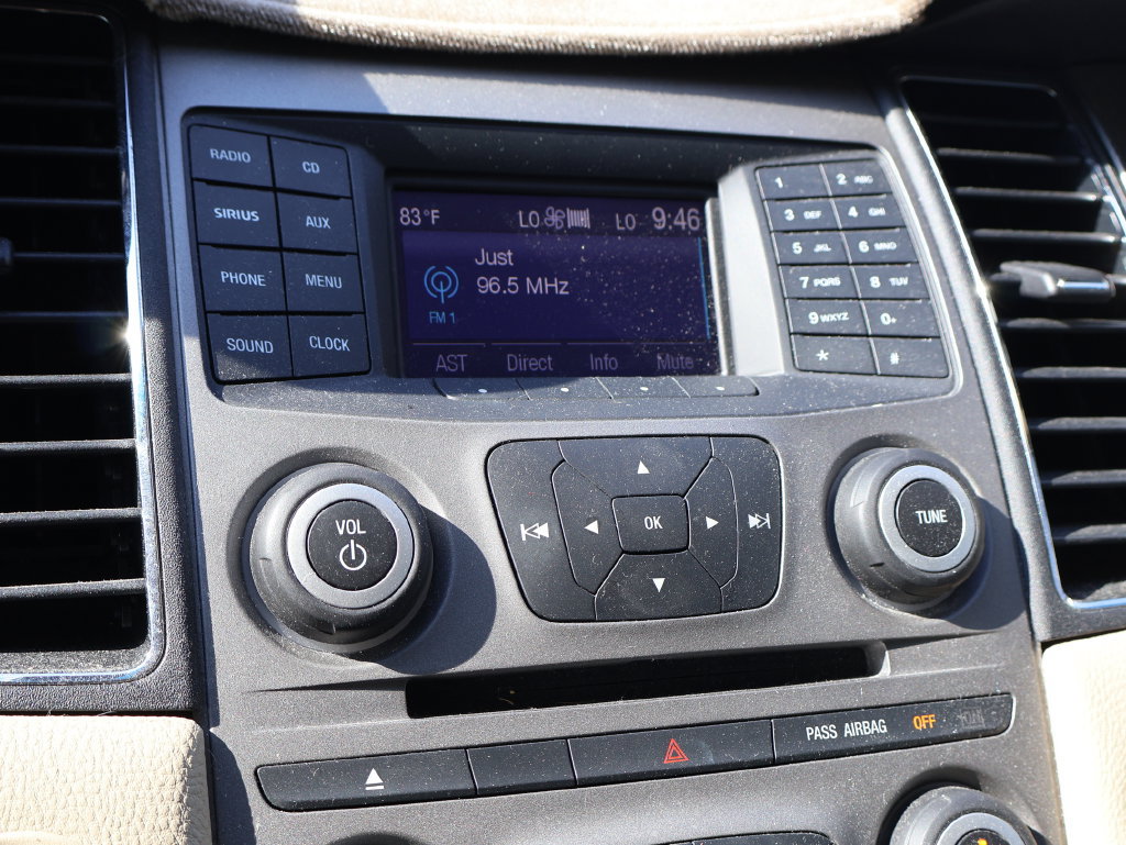 Used 2017 Ford Taurus SEL FWD image 30