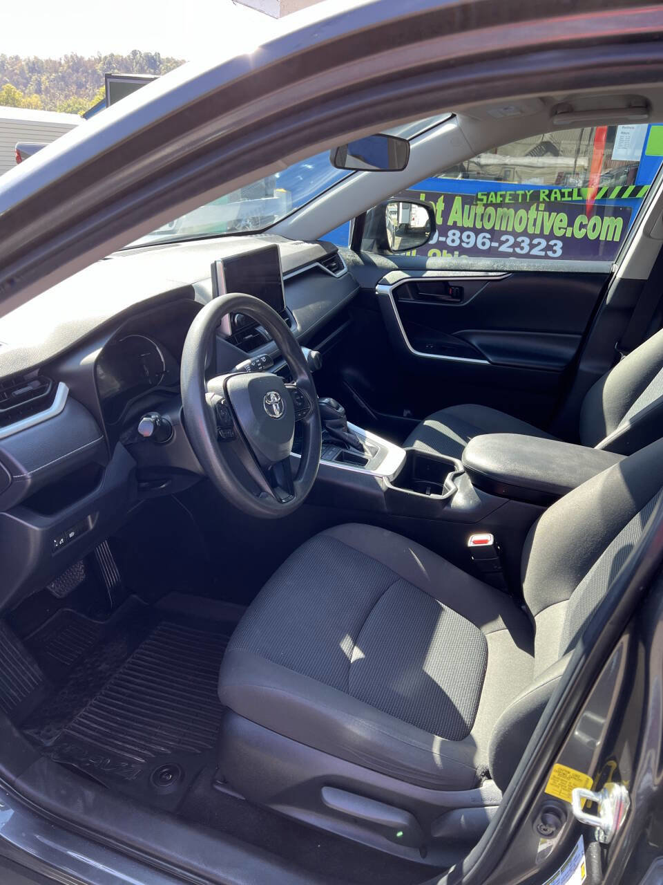 Used 2023 Toyota RAV4 LE image 4
