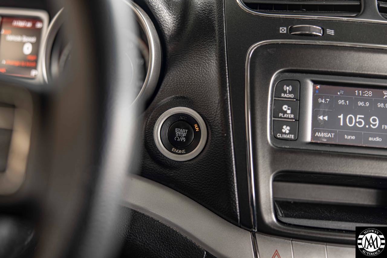 Used 2015 Dodge Journey SXT w/ Flexible Seating Group image 14