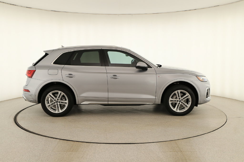 Certified 2024 Audi Q5 e Premium Plus w/ Premium Plus Package AWD/4WD image 8