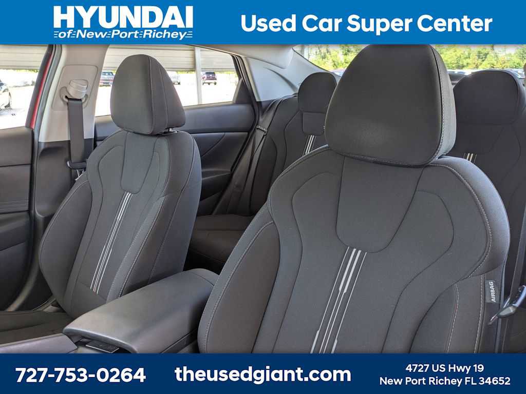 Used 2023 Hyundai Elantra SEL w/ Cargo Package FWD image 7